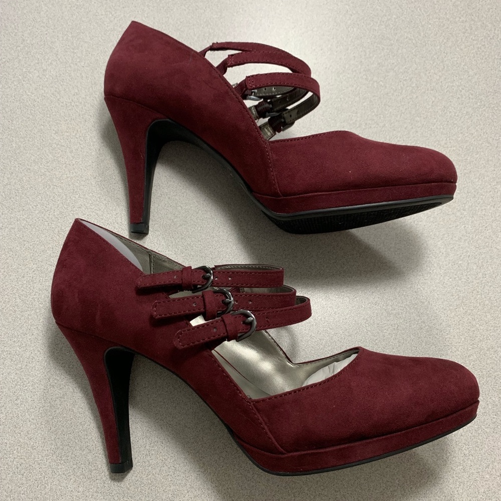 Worthington Burgundy heels